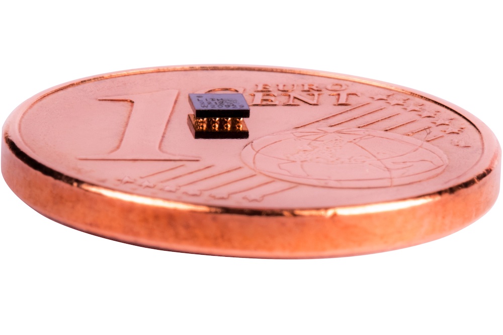Integrated listener for NFC wireless charging cuts board footprint by more than half