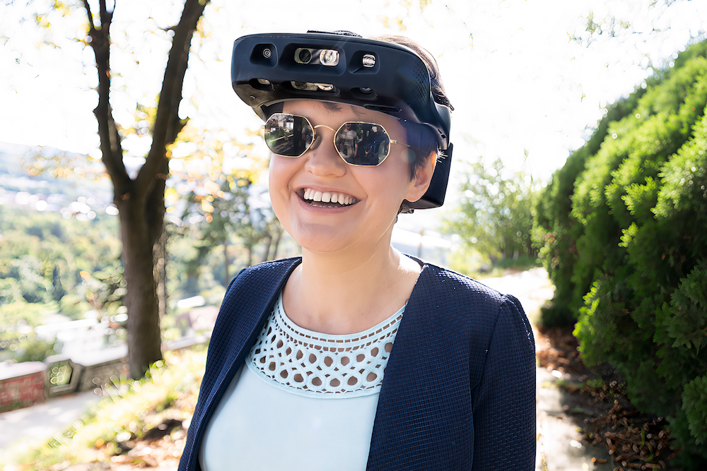 Arrow supports .lumen in scaling production of Its glasses for the blind