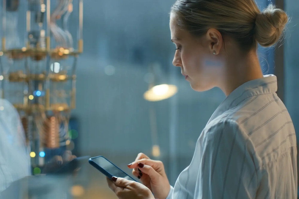 ST unveils first secure mobile chip with post-quantum cryptography for connected services