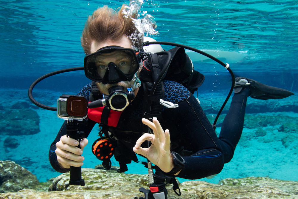 ST launches dual-range pressure sensor for wearables and diving
